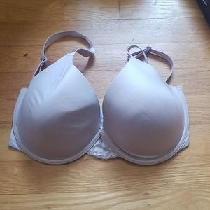 NWOT Bali 34 DD bra